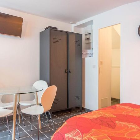 Studio Le Ligerien Saint-Denis-de lʼHôtel Buitenkant foto