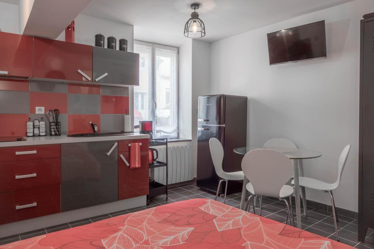 Studio Le Ligerien Saint-Denis-de lʼHôtel Buitenkant foto